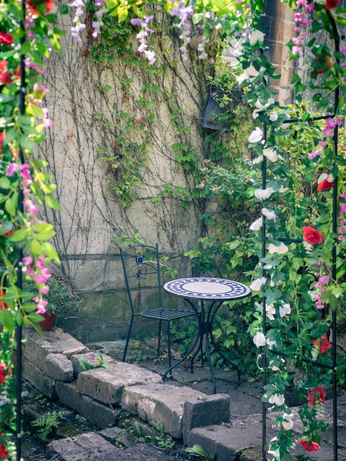 The Wonderland Townhouse - Alice In Wonderland 7Bdr Home Bath Bagian luar foto