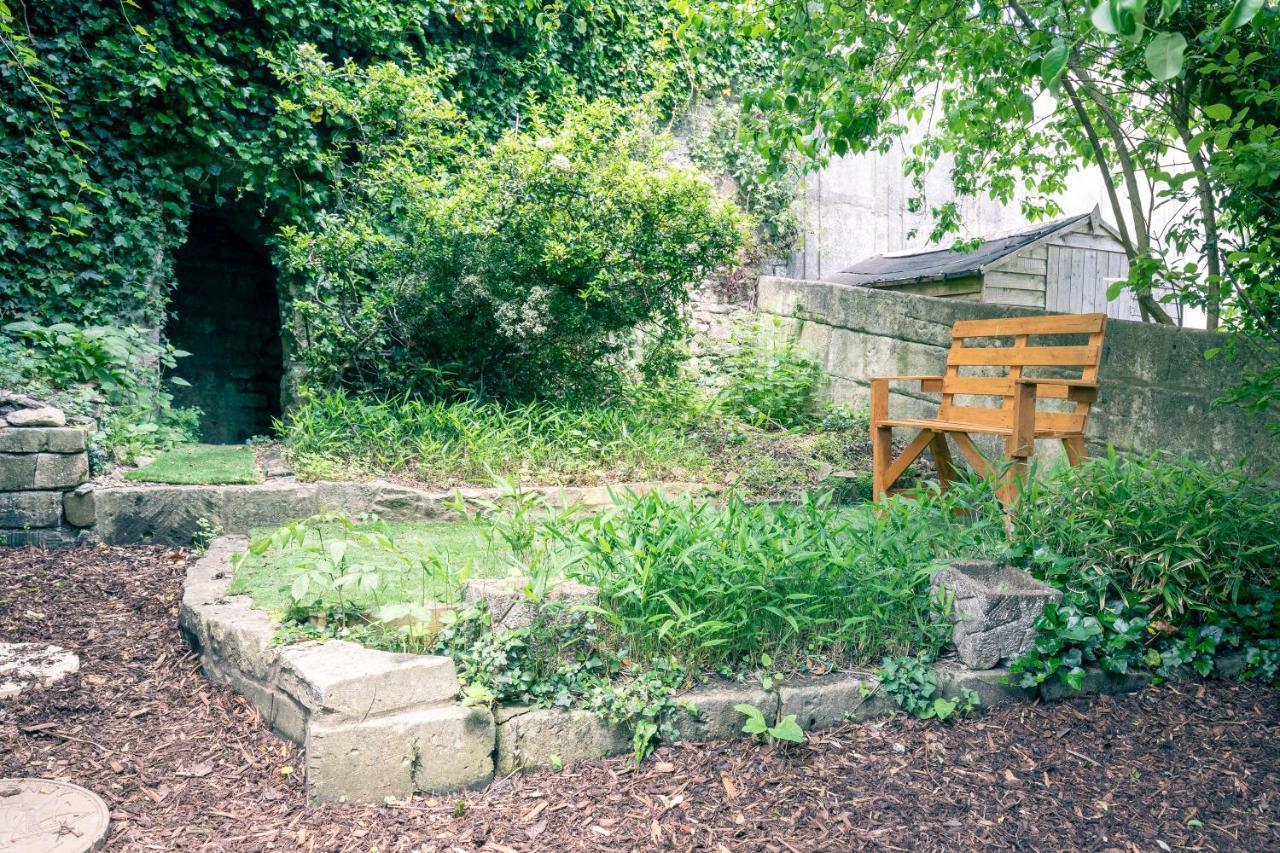 The Wonderland Townhouse - Alice In Wonderland 7Bdr Home Bath Bagian luar foto