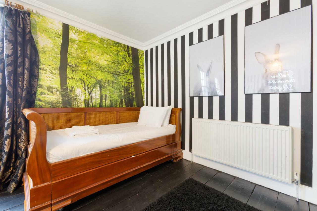 The Wonderland Townhouse - Alice In Wonderland 7Bdr Home Bath Bagian luar foto