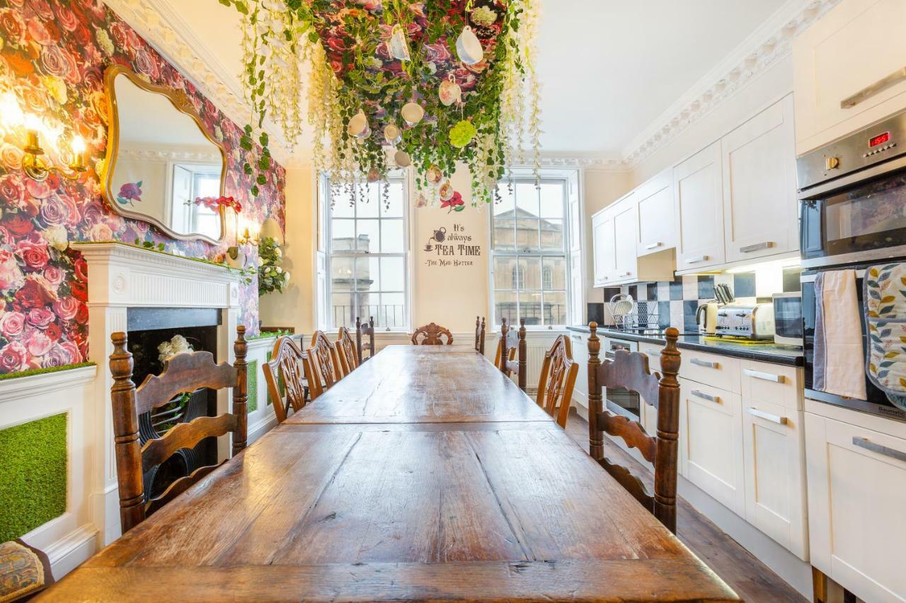 The Wonderland Townhouse - Alice In Wonderland 7Bdr Home Bath Bagian luar foto