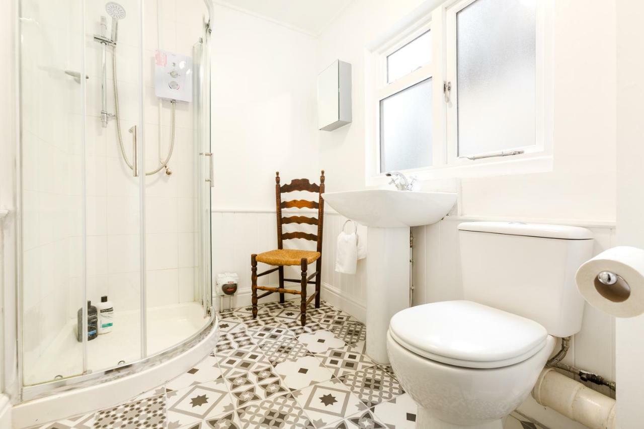 The Wonderland Townhouse - Alice In Wonderland 7Bdr Home Bath Bagian luar foto