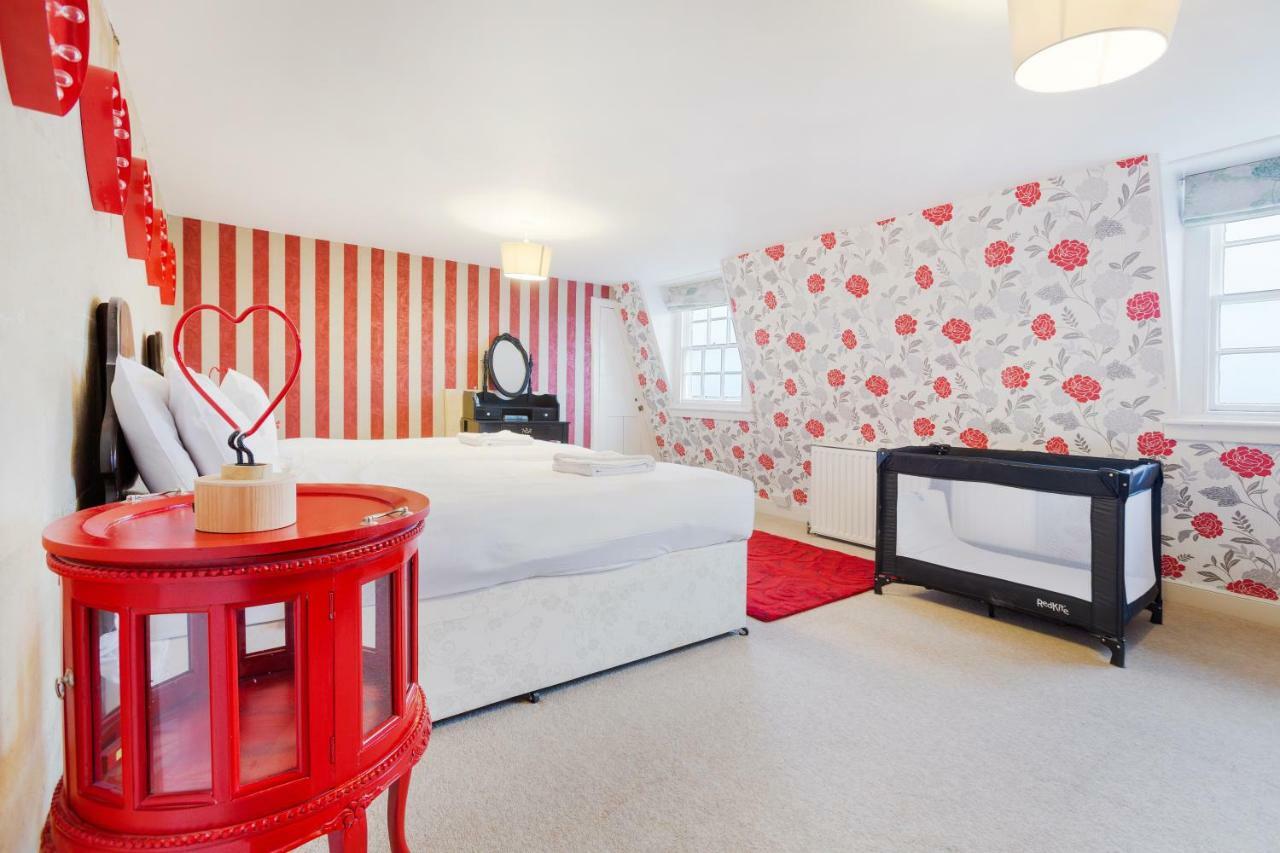 The Wonderland Townhouse - Alice In Wonderland 7Bdr Home Bath Bagian luar foto